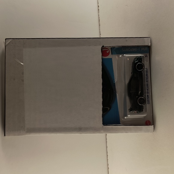 d9 Hot Wheels Custom 01 Acura Integra GSR with shipping protector - Picture 5 of 5